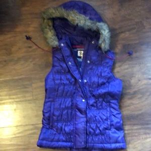 So Hooded Vest